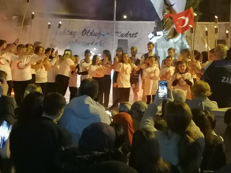 29 CUMHURYET BAYRAMI FENERALAYI ALTINOVADA OKUYLA KUTLANDI